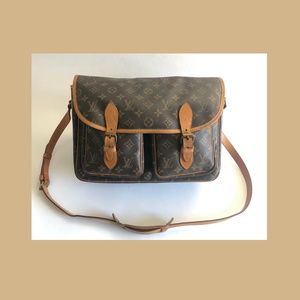 AUTH Louis Vuitton GIBECIERE GM Messenger